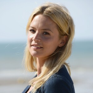 Virginie Efira lors du photocall lors du 29e Festival de Cabourg organisé sur la plage à Cabourg, le 13 juin 2015.