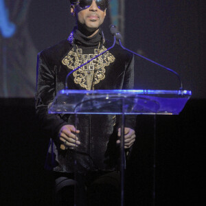 Le chanteur Prince annonce sa nouvelle tournée ''Welcome 2 America'' lors d'une conférence au Apollo Theater à New York le 14 octobre 2010