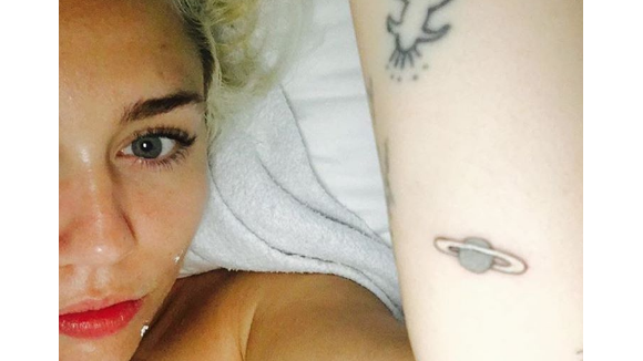 Miley Cyrus : Son nouveau tatouage divise la Toile