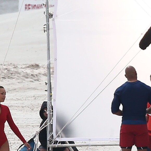 Alexandra Daddario, Dwayne Johnson, Zac Efron, Ilfenesh Hadera - Les acteurs sur le tournage de 'Baywatch' à Savannah en Georgie, le 29 mars 2016