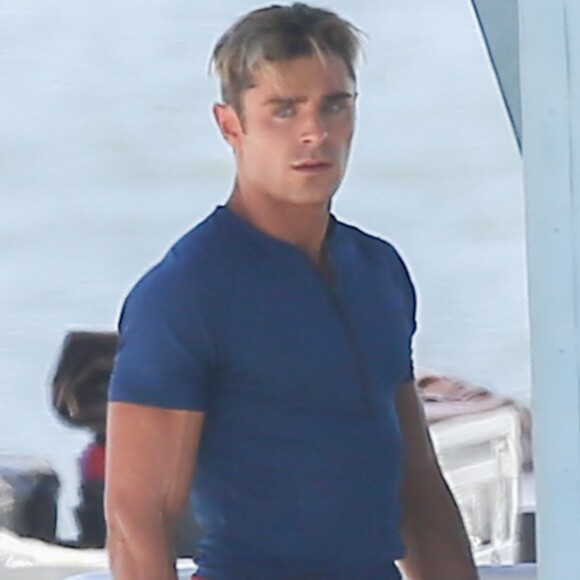 Zac Efron sur le tournage de 'Baywatch' à Savannah en Georgie, le 24 mars 2016