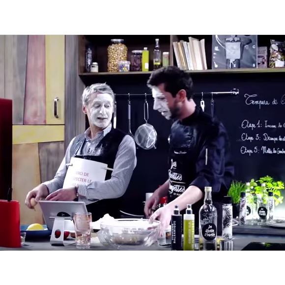 Antoine de Caunes ivre dans "Les recettes pompettes". Avril 2016.