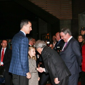 Le roi Felipe VI était venu accompagné de sa fille la princesse Leonor des Asturies au stade Vicente-Calderon le 27 avril 2016 pour la demi-finale aller de Ligue des Champions entre l'Atletico Madrid et le Bayern Munich.