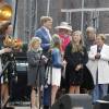 Le roi Willem-Alexander, la reine Maxima des Pays-Bas et leurs filles la princesse Ariane, la princesse Alexia et la princesse héritière Catharina-Amalia lors de la Fête du Roi le 27 avril 2016 à Zwolle pour les 49 ans du roi Willem-Alexander des Pays-Bas.