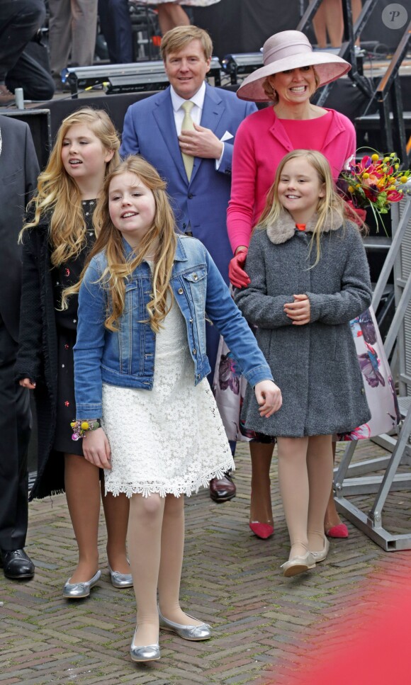 Le roi Willem-Alexander, la reine Maxima des Pays-Bas et leurs filles, la princesse Catharina-Amalia, la princesse Ariane et la princesse Alexia - - La famille royale des Pays-Bas lors du Kingsday à Zwolle. Le 27 avril 2016 lors du 49ème anniversaire du roi.  The Dutch Royal Family attend the festivities of King's Day to mark the 49th birthday of the King in Zwolle. On april 27th 201627/04/2016 - Zwolle