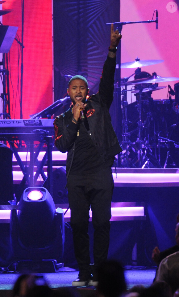 Usher au dîner de la fondation MusiCares au Los Angeles Convention Center, le 13 février 2016.