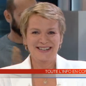 La journaliste Elise Lucet, en larmes, lors de ses adieux au JT de France 2, le vendredi 29 avril 2016.