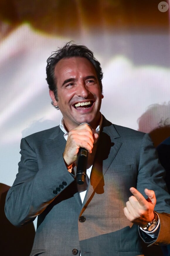 Jean Dujardin - Avant première du film "Un + Une" de Claude Lelouch à l'UGC Normandie à Paris le 23 novembre 2015.