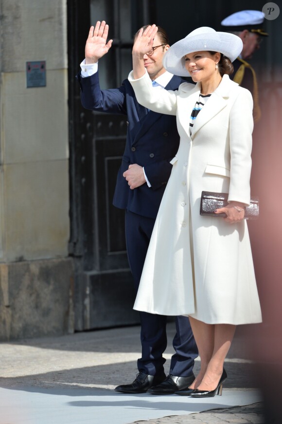 Prince Daniel, La princesse Victoria de Suède - Cérémonie des forces armées suédoises pour le 70ème anniversaire du roi Carl Gustav de Suède dans la cour du palais royal à Stockholm. Le 30 avril 2016