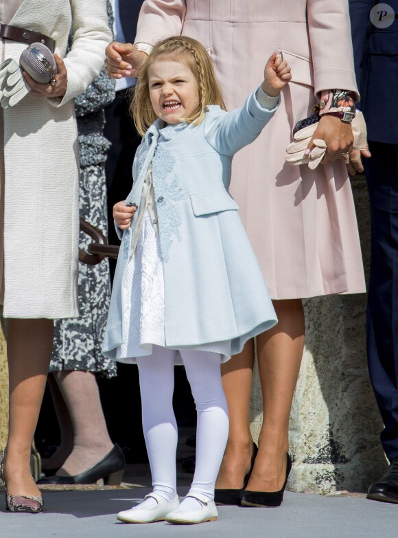 La princesse Estelle de Suède - Cérémonie des forces armées suédoises pour le 70ème anniversaire du roi Carl Gustav de Suède dans la cour du palais royal à Stockholm. Le 30 avril 2016