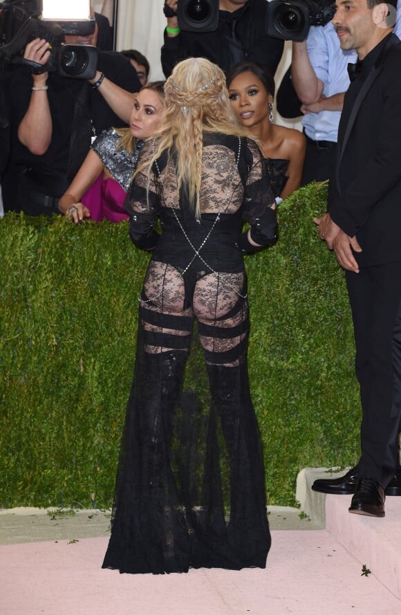 La chanteuse Madonna - Soirée Costume Institute Benefit Gala 2016 (Met Ball) sur le thème de "Manus x Machina" au Metropolitan Museum of Art à New York, le 2 mai 2016.