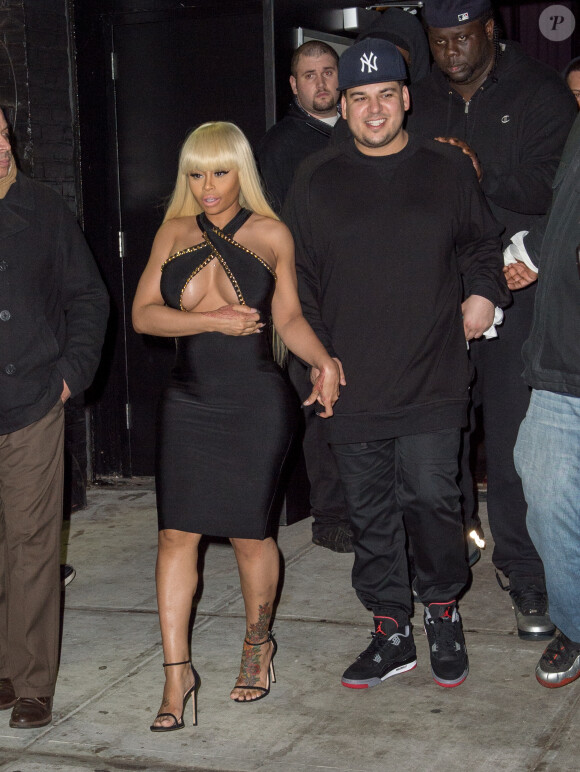 Blac Chyna et son fiancé Rob Kardashian quittent le club "Queens" de New York le 14 avril 2016.