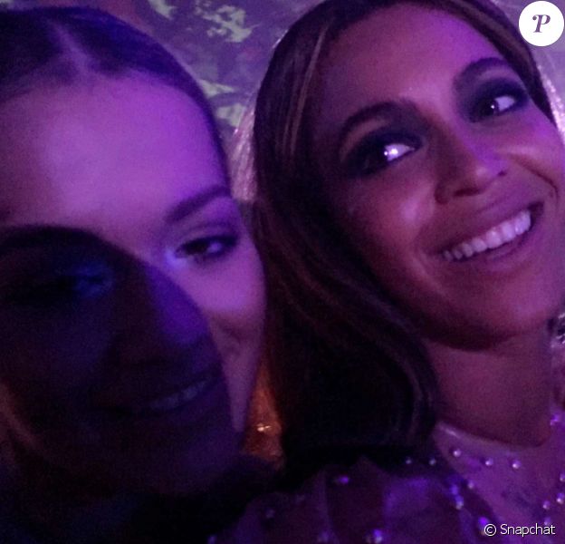 Rita Ora et Beyoncé joyeusement reunies au Met Gala le 2 mai 2016.