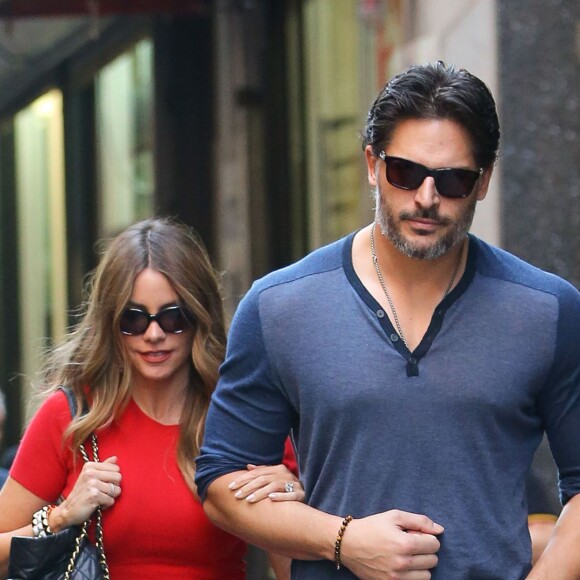 Sofia Vergara et son fiancé Joe Manganiello dans les rues de New York, le 23 septembre 2015.