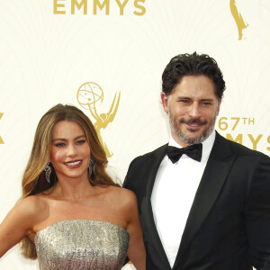 Sofia Vergara et son compagnon Joe Manganiello - Photocall des 67ème Emmy Awards au Théatre Microsoft de Los Angeles le 20 septembre 2015.