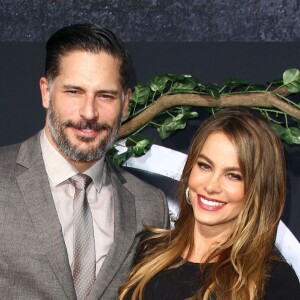 Sofia Vergara et son fiancé Joe Manganiello à la première de « Jurassic World » au théâtre The Dolby à Hollywood, le 9 juin 2015