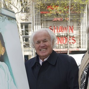 Yves Piaget et sa femme à l'inauguration de la place Henri Salvador au 43, boulevard des Capucines à Paris le 3 mai 2016