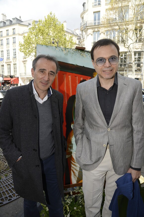 Élie Semoun et Bertrand Burgalat à l'inauguration de la place Henri Salvador au 43, boulevard des Capucines à Paris le 3 mai 2016