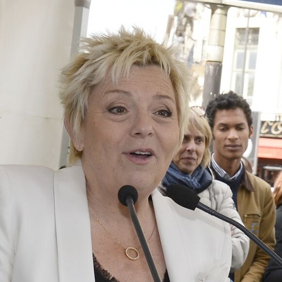 Catherine Salvador à l'inauguration de la place Henri Salvador au 43, boulevard des Capucines à Paris le 3 mai 2016