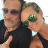 Johnny Hallyday et sa femme Laeticia en mode selfie sur Tetiaora, le 4 mai 2016. Instagram