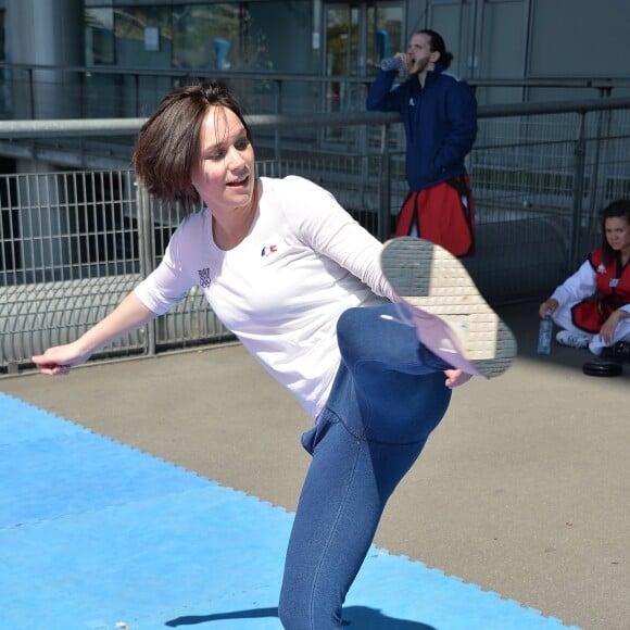 Nathalie Péchalat - Journée Evasion 2016 "Bleu Blanc Rouge" au Stade de France, Saint-Denis, en présence de Super Victor, la mascotte officielle de l'euro 2016 - Le 4 mai 2016 © Veeren / Bestimage