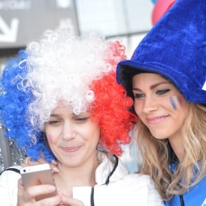 Nathalie Péchalat et Marion Rousse - Journée Evasion 2016 "Bleu Blanc Rouge" au Stade de France, Saint-Denis, en présence de Super Victor, la mascotte officielle de l'euro 2016 - Le 4 mai 2016 © Veeren / Bestimage