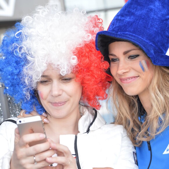 Nathalie Péchalat et Marion Rousse - Journée Evasion 2016 "Bleu Blanc Rouge" au Stade de France, Saint-Denis, en présence de Super Victor, la mascotte officielle de l'euro 2016 - Le 4 mai 2016 © Veeren / Bestimage