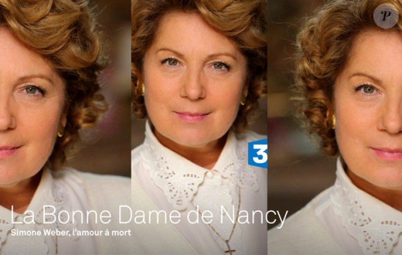 Véronique Genest incarne Simone Weber dans le téléfilm La bonne dame de Nancy diffusée sur France 3. Image promotionnelle publiée sur le compte Twitter de la chaîne.