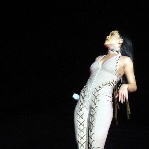 Rihanna en concert au Forum à Los Angeles pour sa tournée "Anti World Tour" le 3 mai 2016. La performance de la chanteuse à duré 90 minutes. Elle a chanté 23 titres et est arrivée avec 30 minutes de retard