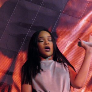 Rihanna en concert au Forum à Los Angeles pour sa tournée "Anti World Tour" le 3 mai 2016. La performance de la chanteuse à duré 90 minutes. Elle a chanté 23 titres et est arrivée avec 30 minutes de retard