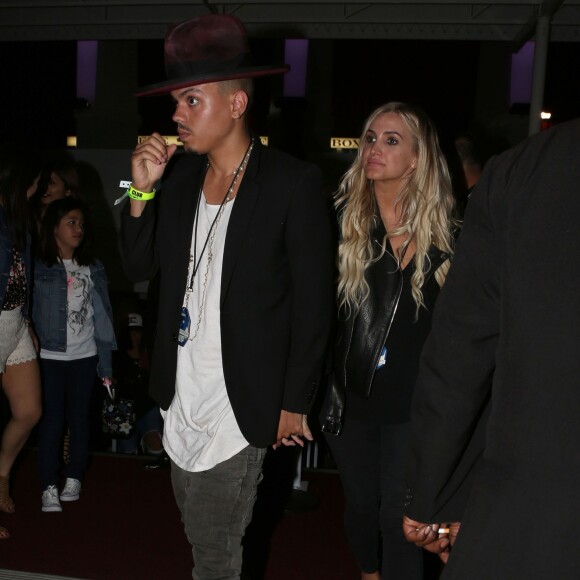 Ashlee Simpson et son mari Evan Ross arrivent au concert de Rihanna à Los Angeles, le 4 mai 2016