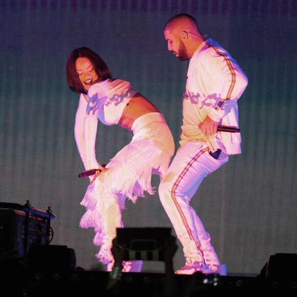 Rihanna et Drake aux BRIT Awards 2016 à l'O2 Arena à Londres, le 24 février 2016