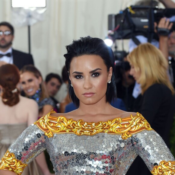 Demi Lovato - Soirée Costume Institute Benefit Gala 2016 (Met Ball) sur le thème de "Manus x Machina" au Metropolitan Museum of Art à New York, le 2 mai 2016.