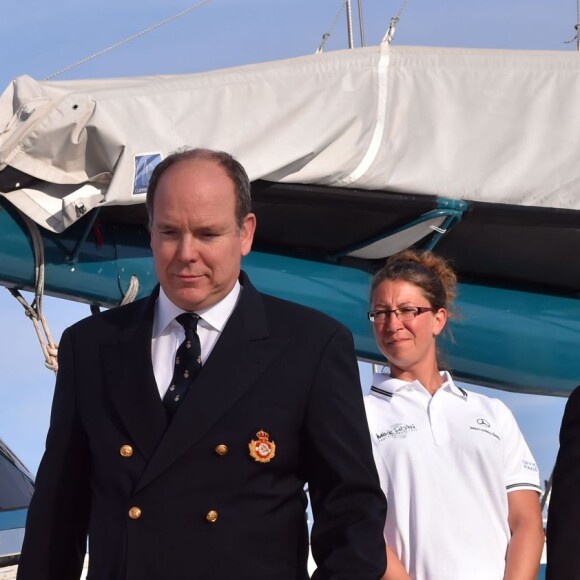 Le prince Albert II de Monaco, Mike Horn et ses filles, ont assisté à la présentation de sa nouvelle expédition : "Pole2Pole", à bord de son voilier Pangaea, amarré au Yacht Club de Monaco le 6 mai 2016. ©Bruno Bebert/Bestimage