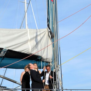 Le prince Albert II de Monaco, Mike Horn et ses filles, ont assisté à la présentation de sa nouvelle expédition : "Pole2Pole", à bord de son voilier Pangaea, amarré au Yacht Club de Monaco le 6 mai 2016. ©Bruno Bebert/Bestimage