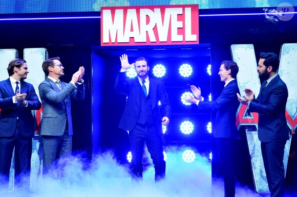 Daniel Bruhl, Robert Downey Jr., Chris Evans, Tom Holland et et Paul Rudd à la première de 'Captain America: Civil War' à Londres, le 26 avril 201