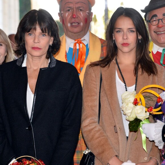 La princesse Stéphanie de Monaco et sa fille Pauline Ducruet à la 4ème représentation du 40ème Festival International du Cirque de Monte-Carlo au chapiteau de Fontvieille à Monaco, le 17 janvier 2016