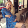 Candice Swanepoel, une femme enceinte radieuse