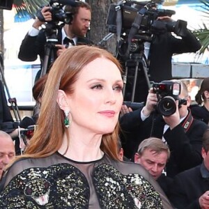 Julianne Moore - Montée des marches du film "Café Society" pour l'ouverture du 69ème Festival International du Film de Cannes. Le 11 mai 2016. ©Borde-Jacovides-Moreau/Bestimage