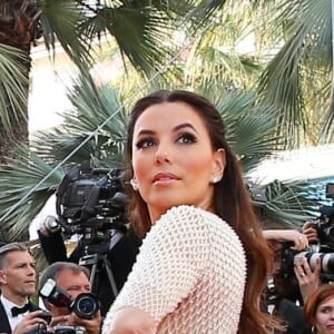 Eva Longoria - Montée des marches du film "Café Society" pour l'ouverture du 69ème Festival International du Film de Cannes. Le 11 mai 2016. ©Borde-Jacovides-Moreau/Bestimage