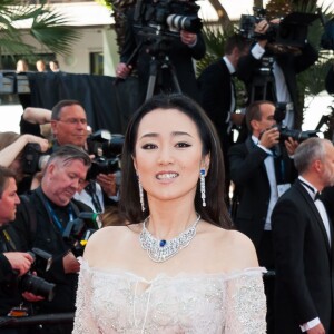 Gong Li - Montée des marches du film "Café Society" pour l'ouverture du 69ème Festival International du Film de Cannes. Le 11 mai 2016.