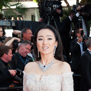 Gong Li - Montée des marches du film "Café Society" pour l'ouverture du 69ème Festival International du Film de Cannes. Le 11 mai 2016.