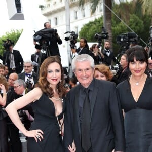 Elsa Zylberstein, Claude Lelouch (smocking Dior et montre Van Cleef and Arpels) et sa compagne Valérie Perrin (robe Paule Ka et bijoux de chez Van Cleef & Arpels) - Montée des marches du film "The BFG" ("Le BGG Le Bon Gros Géant") lors du 69ème Festival International du Film de Cannes. Le 14 mai 2016. © Borde-Jacovides-Moreau/Bestimage