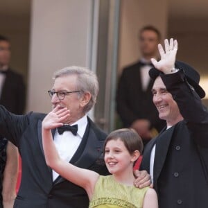 Penelope Wilton, Kate Capshaw, son mari Steven Spielberg, Ruby Barnhill, Mark Rylance, sa femme Claire van Kampen, Lucy Dahl - Montée des marches du film "The BFG" ("Le BGG Le Bon Gros Géant") lors du 69ème Festival International du Film de Cannes. Le 14 mai 2016. © Borde-Jacovides-Moreau/Bestimage