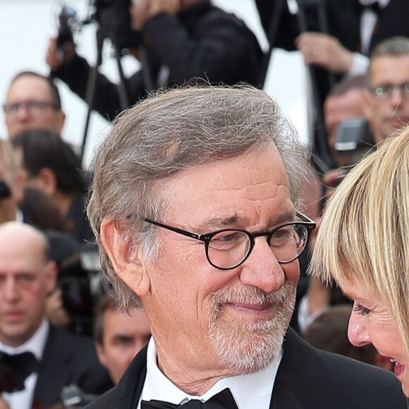 Steven Spielberg et sa femme Kate Capshaw, Ruby Barnhill - Montée des marches du film "The BFG" ("Le BGG Le Bon Gros Géant") lors du 69ème Festival International du Film de Cannes. Le 14 mai 2016. © Borde-Jacovides-Moreau/Bestimage