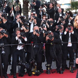 Vanessa Paradis en Elie Saab - Montée des marches du film "Mal de pierres" lors du 69e Festival International du Film de Cannes. Le 15 mai 2016. © Borde-Jacovides-Moreau/Bestimage