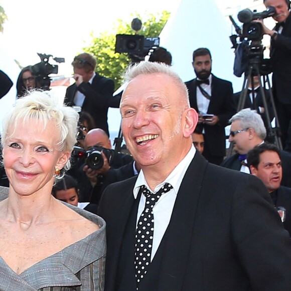 Tonie Marshall et Jean Paul Gaultier - Montée des marches du film "Mal de pierres" lors du 69e Festival International du Film de Cannes. Le 15 mai 2016. © Borde-Jacovides-Moreau/Bestimage