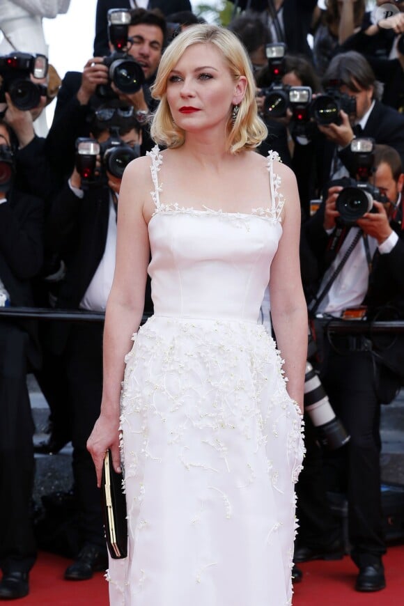 Kirsten Dunst - Montée des marches du film "Loving" lors du 69ème Festival International du Film de Cannes. Le 16 mai 2016. © Borde-Jacovides-Moreau/Bestimage