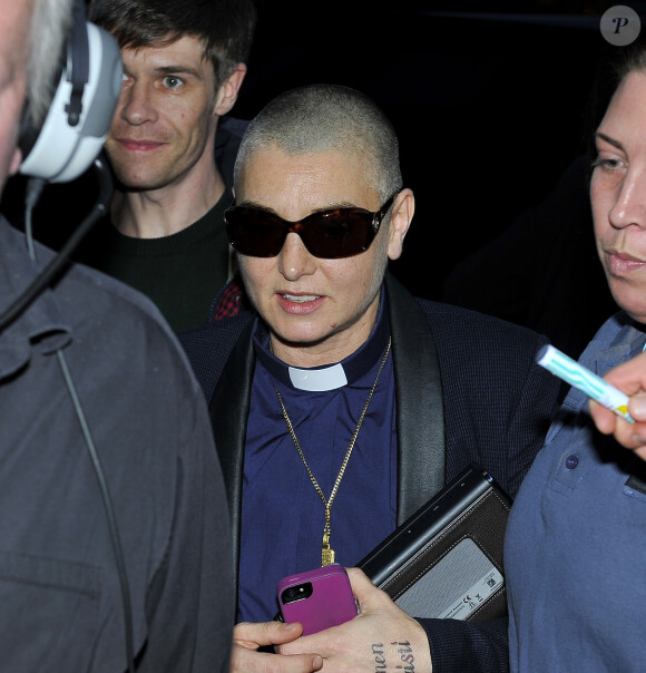 Sinéad O' Connor se rend à son concert à Stockholm en Suède, le 15 mai 2013.