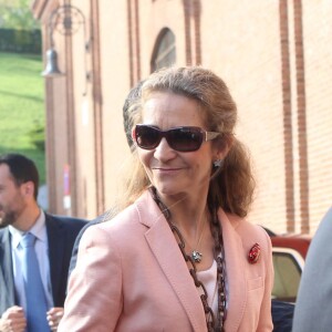 L'infante Elena d'Espagne et son père le roi Juan Carlos Ier le 13 mai 2016 à une corrida à Madrid.